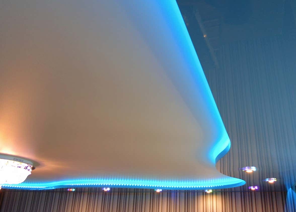 парящие натяжные потолки